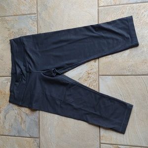 Under Armor Leggings Black, Size Small